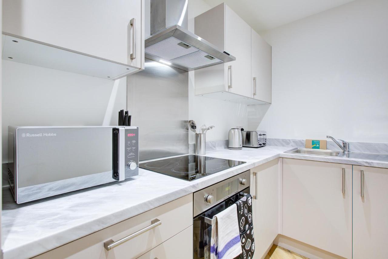Hybrid Resi - Mitcham Close To Tooting And Wimbledon Esterno foto