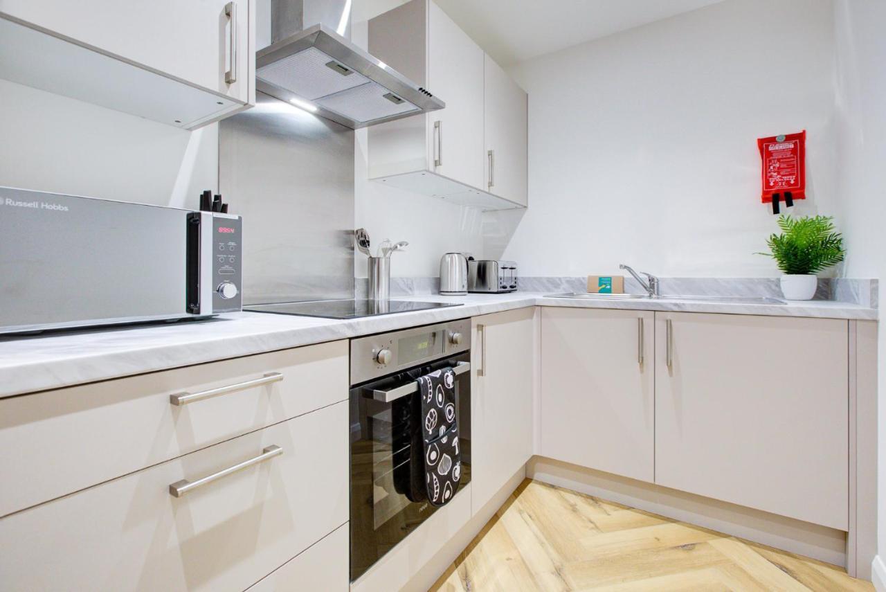 Hybrid Resi - Mitcham Close To Tooting And Wimbledon Esterno foto
