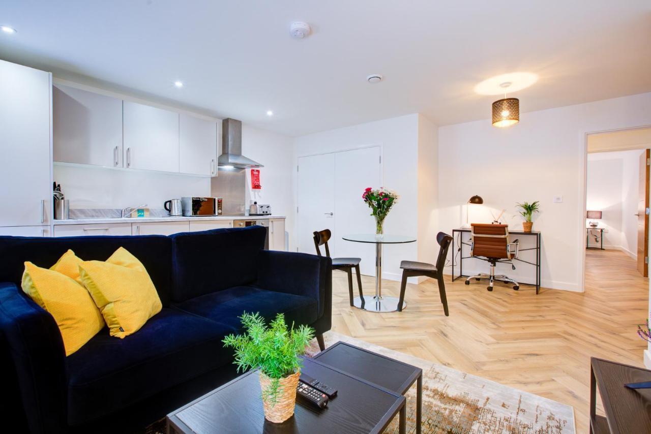 Hybrid Resi - Mitcham Close To Tooting And Wimbledon Esterno foto