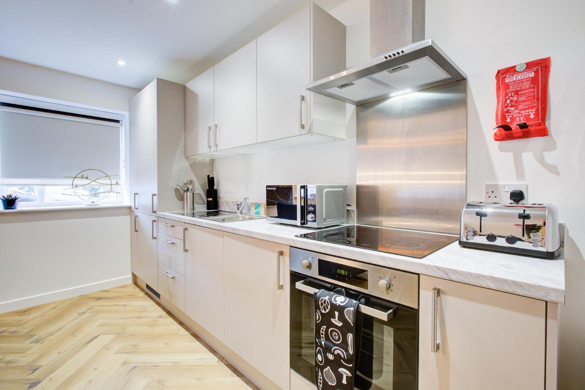 Hybrid Resi - Mitcham Close To Tooting And Wimbledon Esterno foto