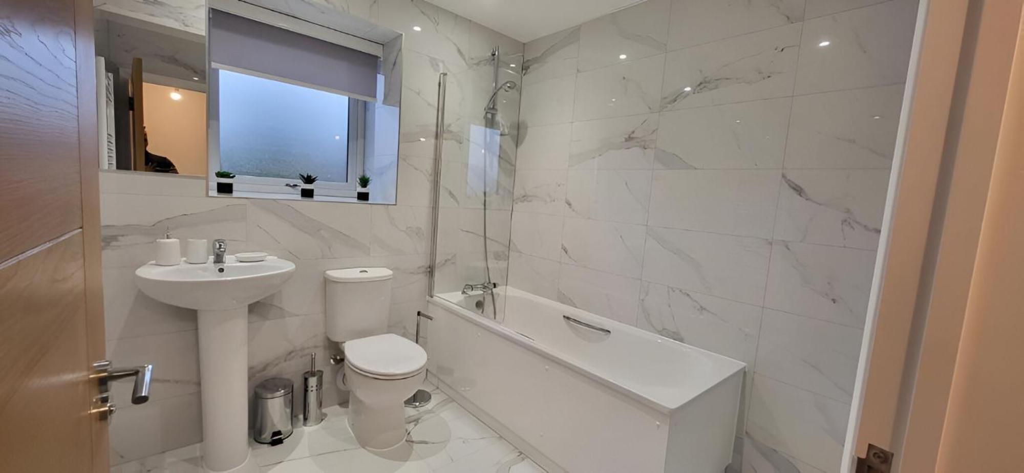 Hybrid Resi - Mitcham Close To Tooting And Wimbledon Esterno foto