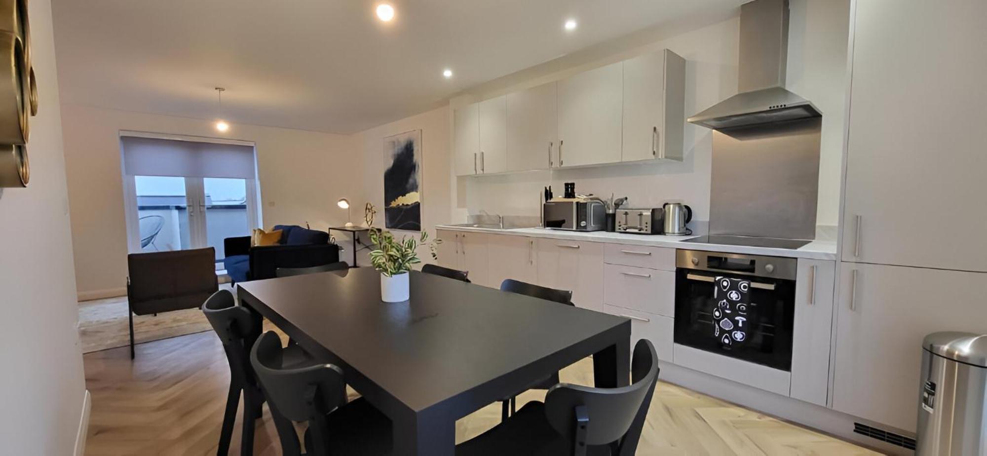Hybrid Resi - Mitcham Close To Tooting And Wimbledon Esterno foto